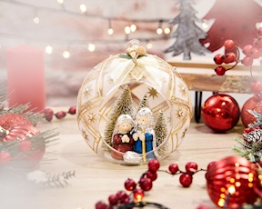 Idea regalo Natale Sfera presepe oro