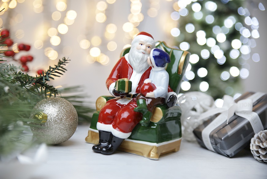 Idea regalo Natale Babbo Natale in poltrona Christmas Toys porcellana Villeroy & Boch