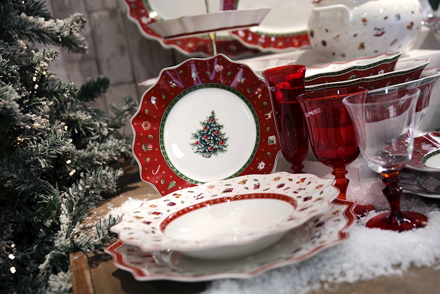 Idea regalo Natale Piatto frutta Toy's Delight porcellana Rosso Villeroy & Boch
