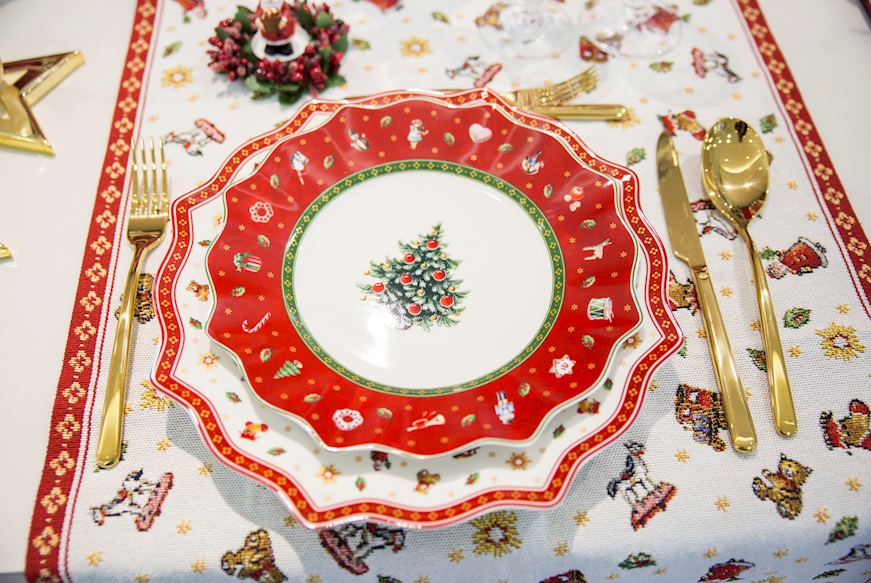 Idea regalo Natale Piatto frutta Toy's Delight porcellana Rosso Villeroy & Boch