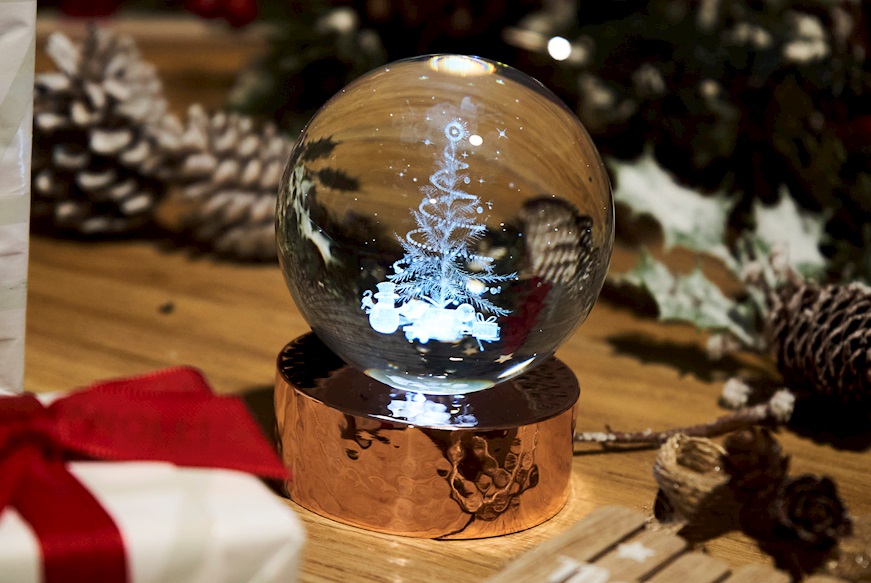 Sfera di cristallo Albero con incisione laser 3D e base in rame lucido Selezione Zanolli