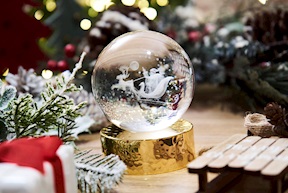 Sfera di cristallo Babbo Natale con incisione laser 3D e base in oro lucido Selezione Zanolli