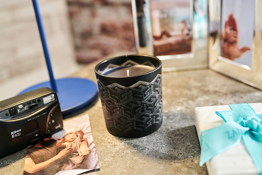 Candle G Status black Guess