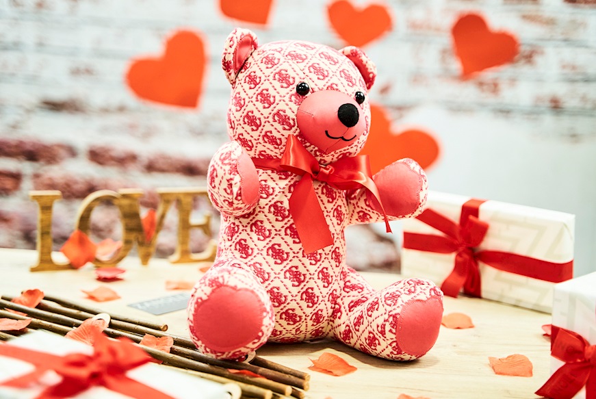 Jacquard Teddy Bear pink fuchsia Guess