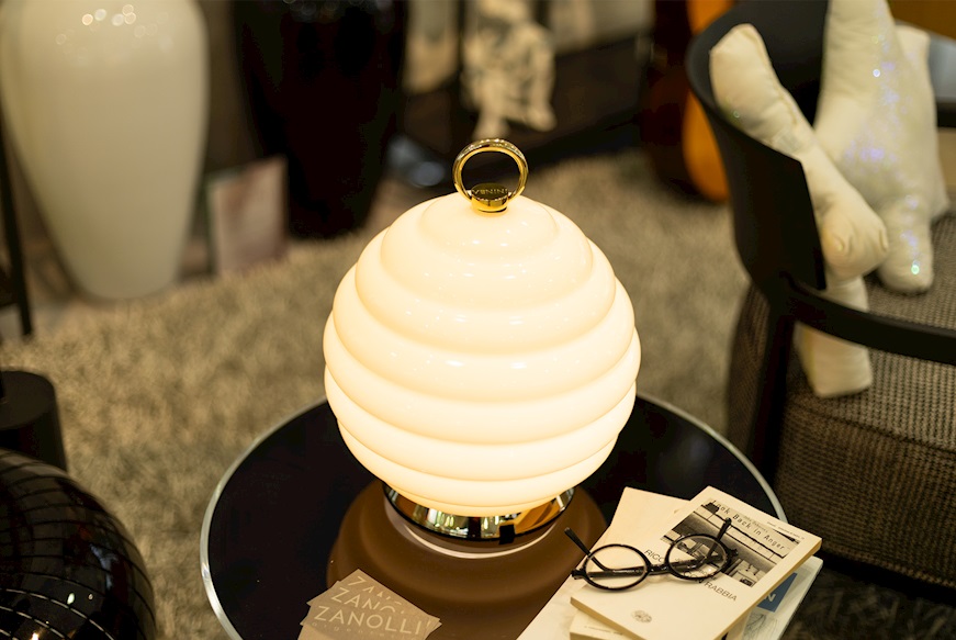 Lampada da tavolo Gran Deco vetro di Murano pesca e lattimo Venini