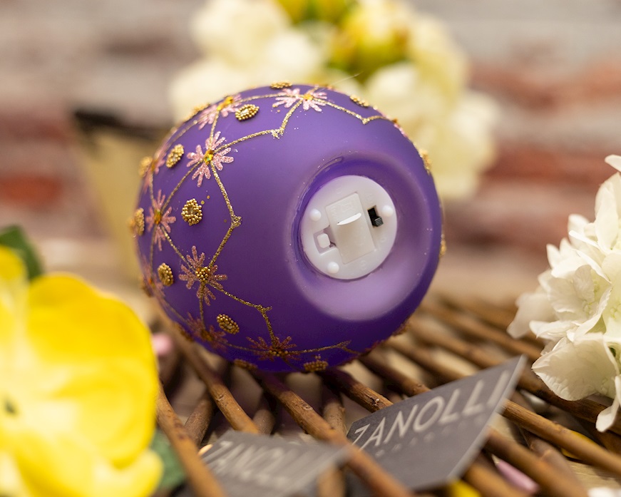 Idea regalo Pasqua Uovo luminoso decorato viola con luce LED Selezione Zanolli