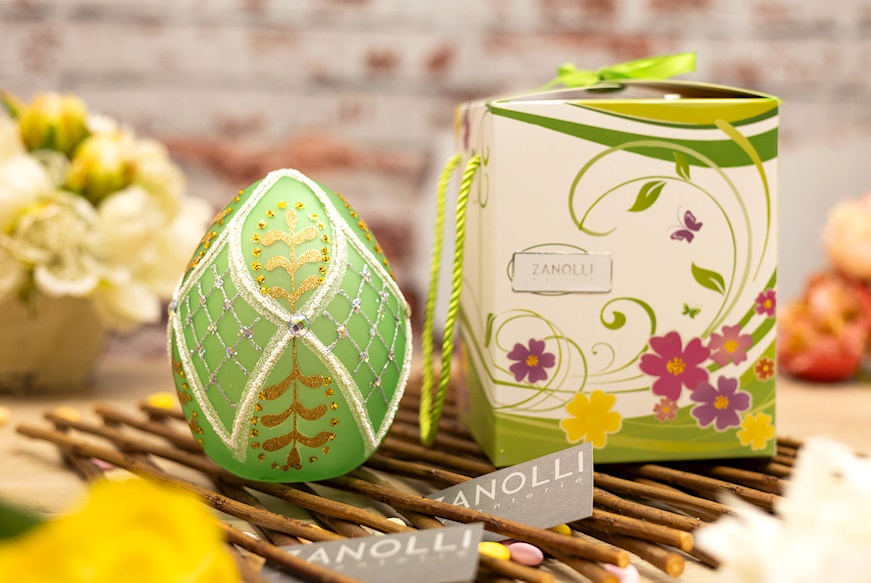 Idea Regalo Pasqua Uovo luminoso decorato verde con luce LED Selezione Zanolli