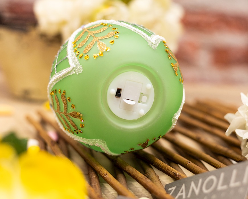 Idea regalo Pasqua Uovo luminoso decorato verde con luce LED Selezione Zanolli