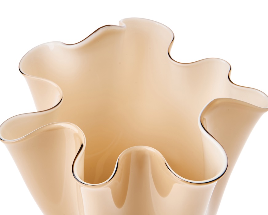 Vaso Fazzoletto vetro di Murano opalino moka Venini