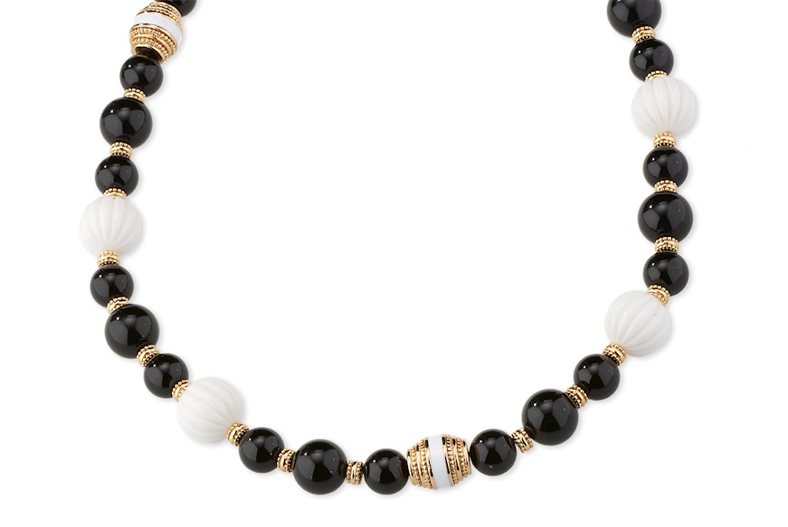 Collana ottone finitura oro con agata nera e polimero bianco Sovrani
