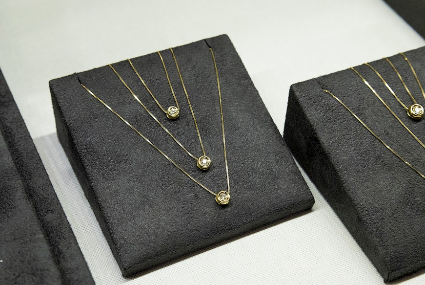 Collana oro 750‰ con diamante cipollina Selezione Zanolli