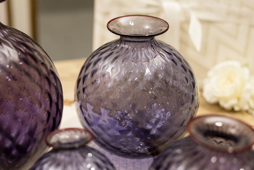 Vaso Monofiore Balloton vetro di Murano indaco con filo rosso Venini
