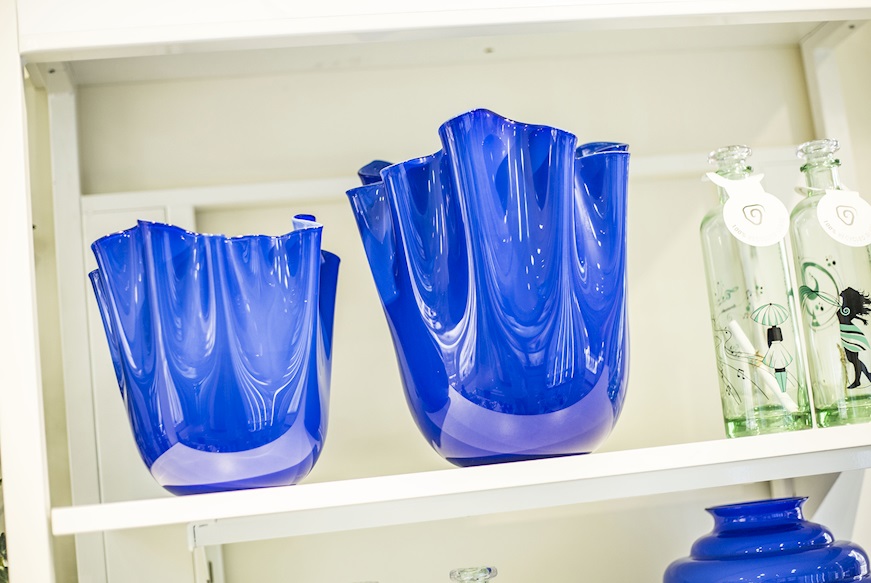 Vase Fazzoletto Murano glass sapphire Venini