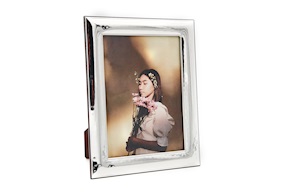 Picture Frame bilaminated Silver with hammered band Zanolli