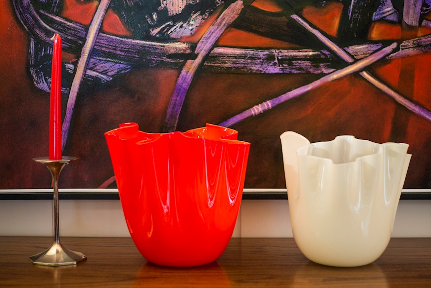 Vaso Fazzoletto vetro di Murano opalino rosso Venini