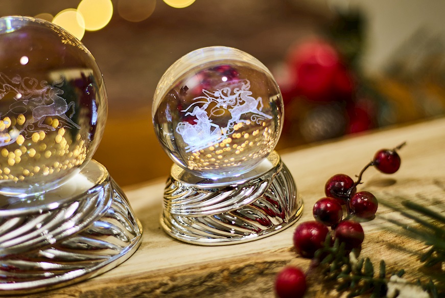 Idea regalo Natale Sfera di cristallo Slitta con luce LED Selezione Zanolli