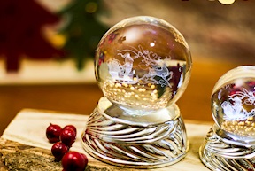 Idea regalo Natale Sfera di cristallo Slitta con luce LED Selezione Zanolli