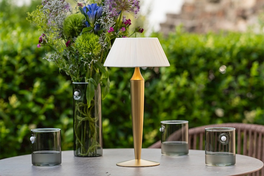 Lampada da tavolo Flaminia oro opaco Zafferano