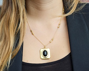 Collana ottone finitura oro con occhio di gatto nero Sovrani
