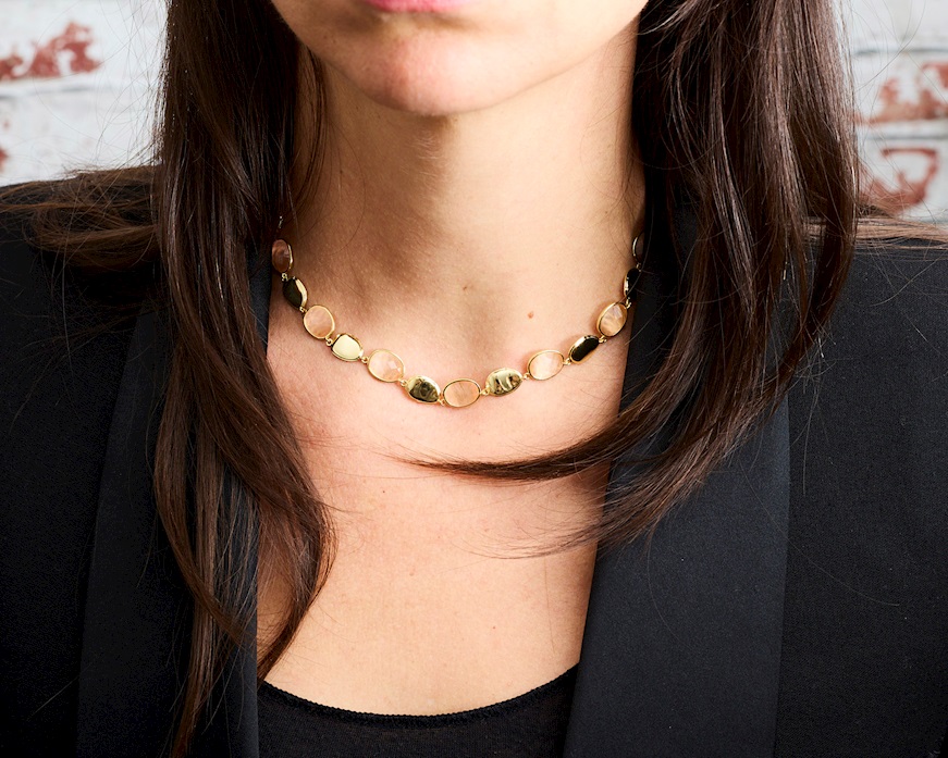 Collana ottone finitura oro con occhio di gatto rosa Sovrani