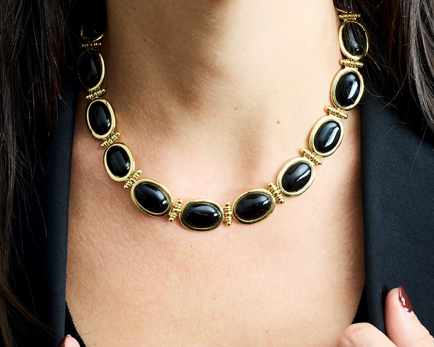 Collana ottone finitura oro con occhio di gatto nero Sovrani