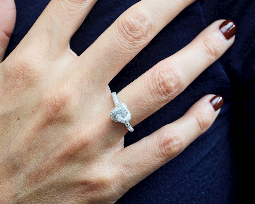 Anello Nodo argento con zirconi Sovrani