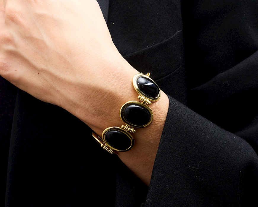 Bracciale ottone finitura oro con occhio di gatto nero Sovrani