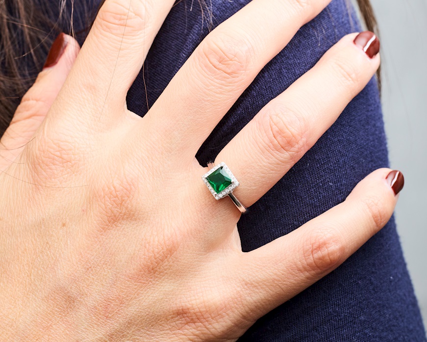 Anello argento con cubic zirconia e zirconi smeraldo Sovrani