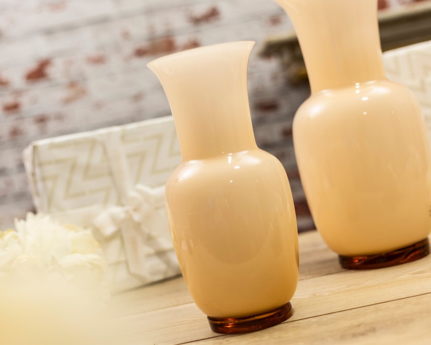 Vase Opalino Murano glass peach and milk white Venini