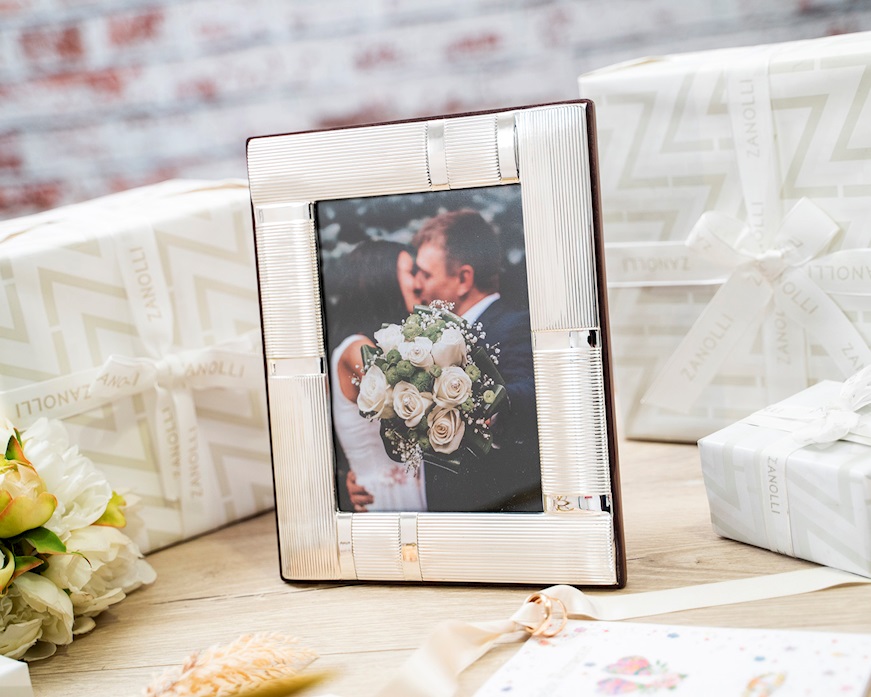 Picture frame Techno silver with wide striped band Selezione Zanolli