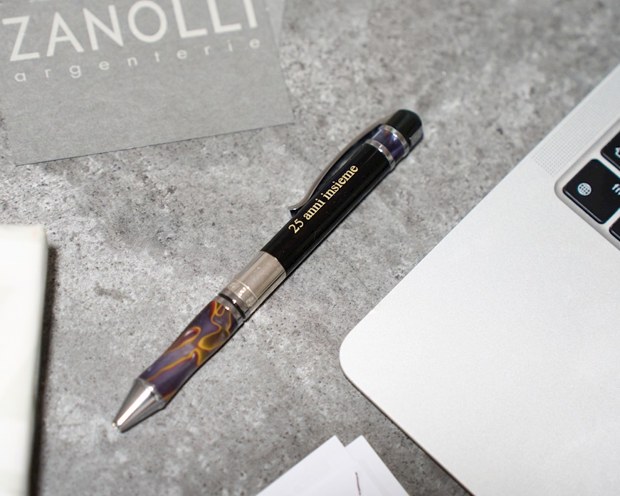 Penna a sfera argento con puntale grigio marrone marmorizzato Settelaghi