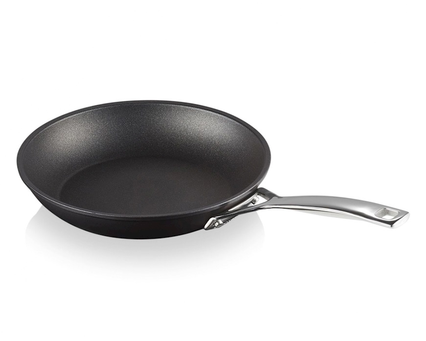 Padella bassa in alluminio antiaderente nero Le Creuset