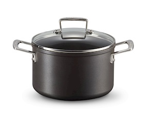 Pentola in alluminio antiaderente nero con coperchio