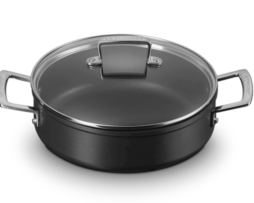 Sautè in non-stick alluminium black Le Creuset