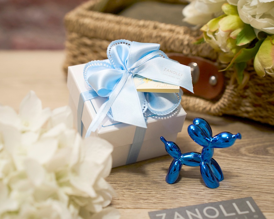 Balloon dog blue with sugared almonds Selezione Zanolli