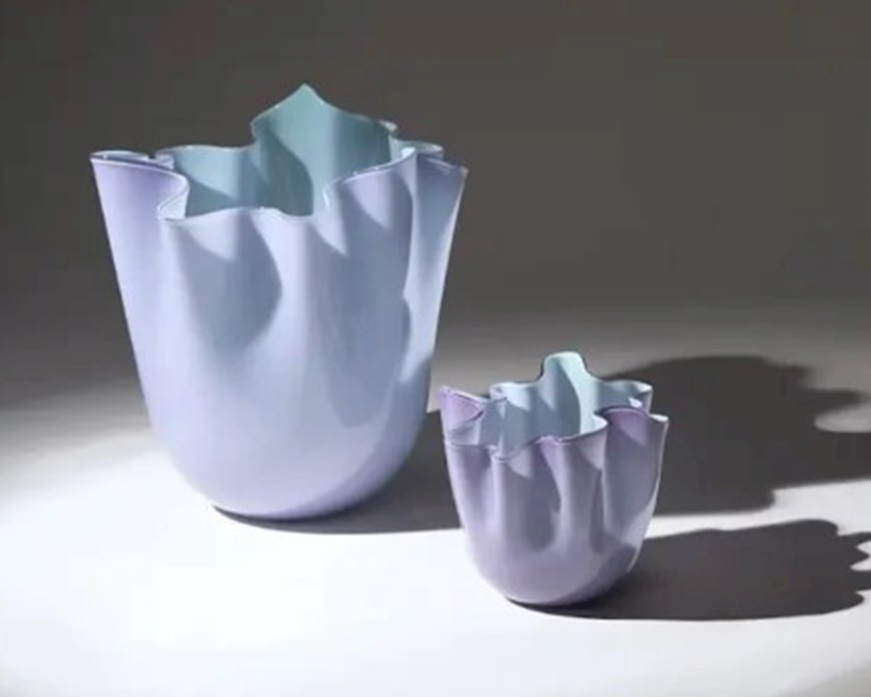 Vaso Fazzoletto vetro di Murano bicolore lilla interno verde menta Venini