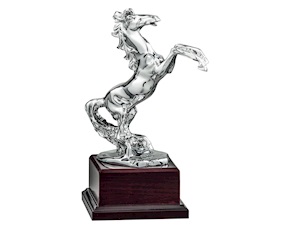 Trofeo Cavallo Rampante in resina con base in legno Selezione Zanolli