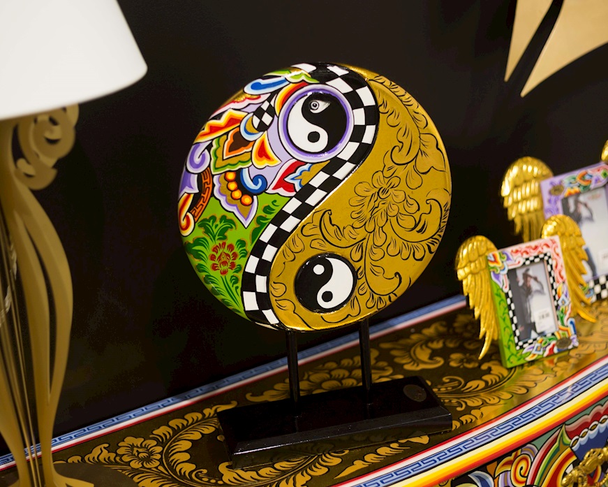 Yin-Yang hand painted Tom's Drag