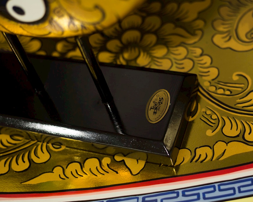 Yin-Yang hand painted Tom's Drag