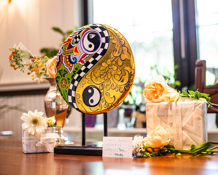 Yin-Yang hand painted Tom's Drag