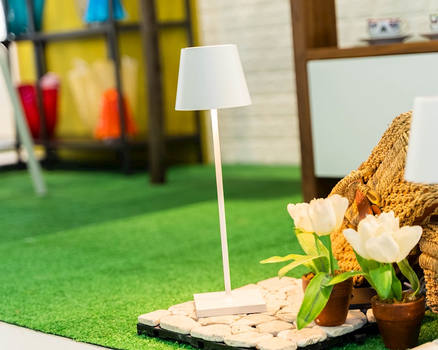 Lampada da tavolo Poldina Pro bianco opaco Zafferano