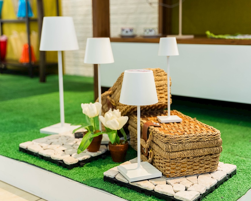 Lampada da tavolo Poldina Pro bianco opaco Zafferano