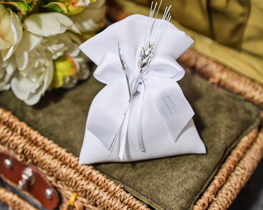 Ear silver with sugared almonds Selezione Zanolli