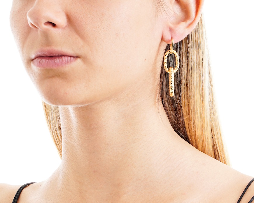 Orecchini in bronzo dorato con ovali diamantati Unoaerre