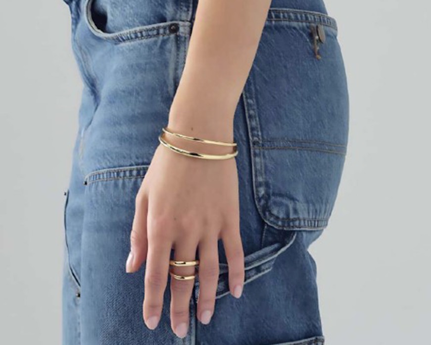 Bracciale rigido Line in bronzo dorato Unoaerre