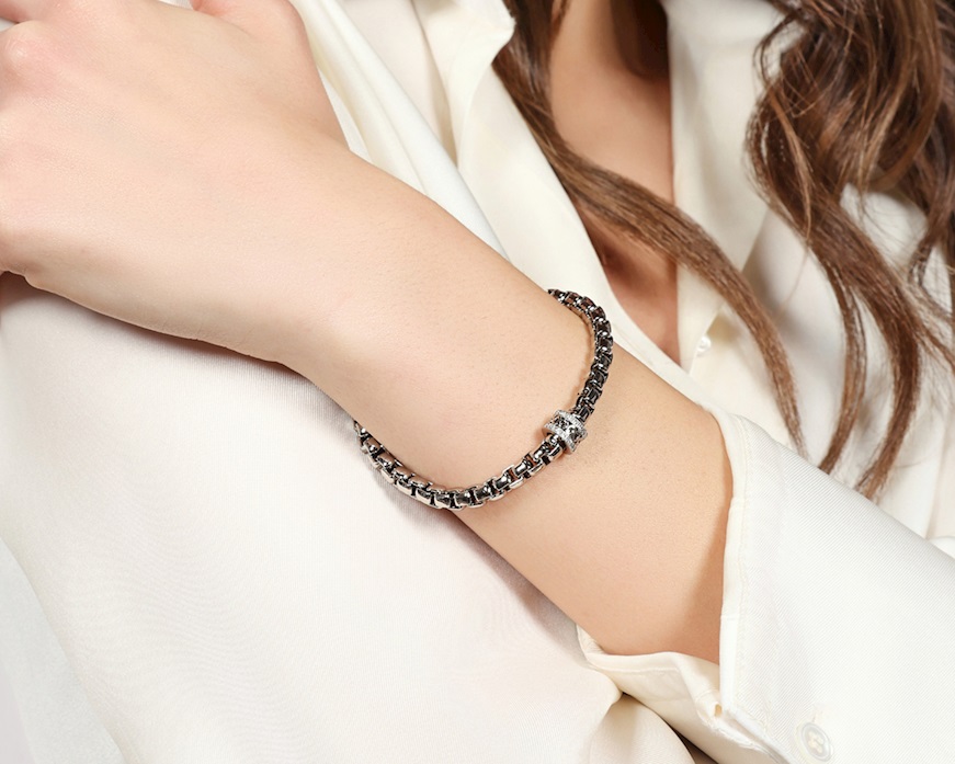 Bracciale Classica in bronzo bianco con zirconi Unoaerre