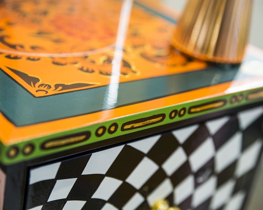  hand painted Tom's Drag