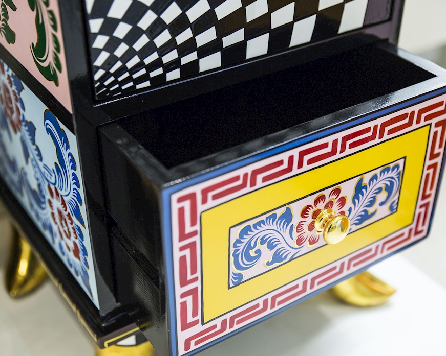  hand painted Tom's Drag