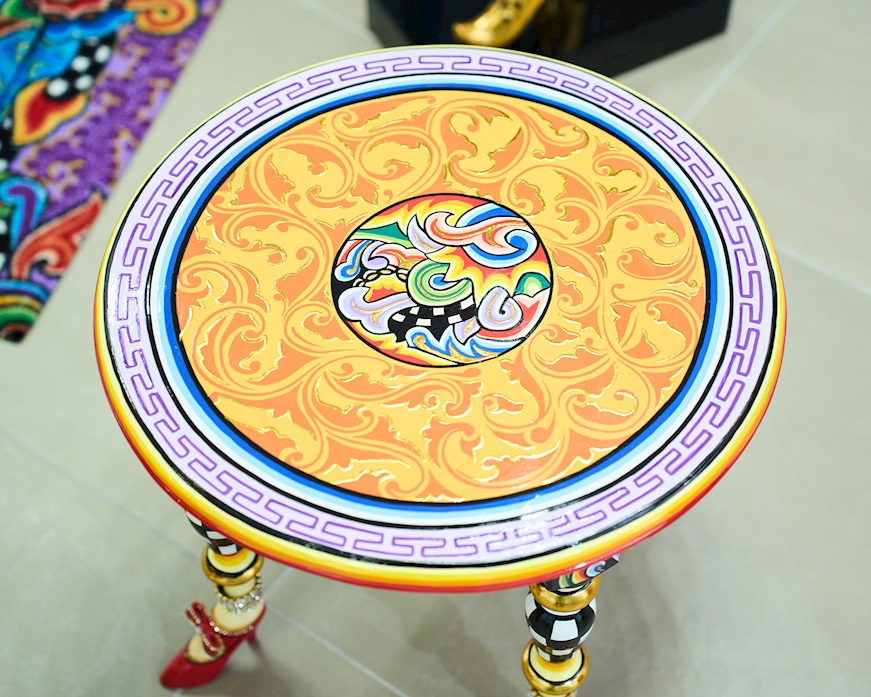  hand painted Tom's Drag