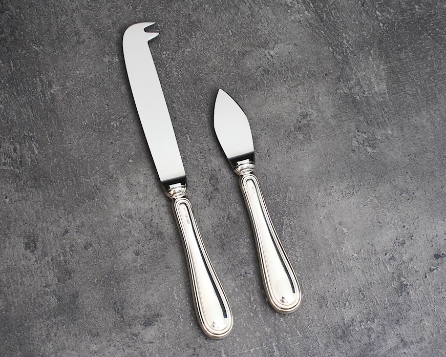 Set coltelli formaggio argento 40 grammi 2 pezzi in stile Inglese usato ricondizionato Zanolli Vintage